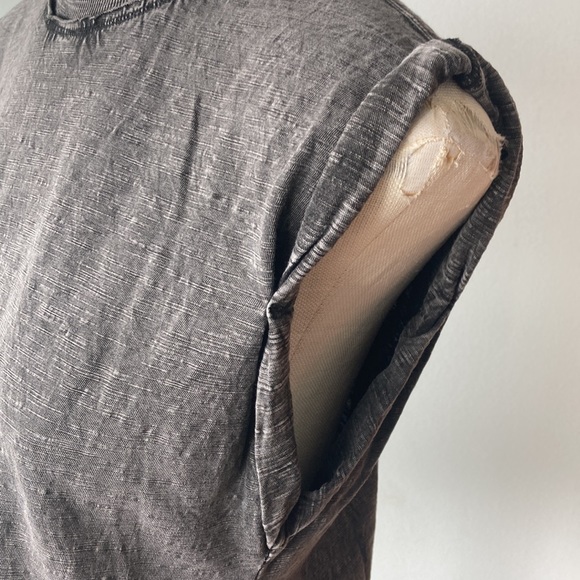 Pilcro wash dyed grey crew neck sleeveless top - Picture 3 of 8